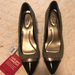 Style and Comfort NWT kitten heel
